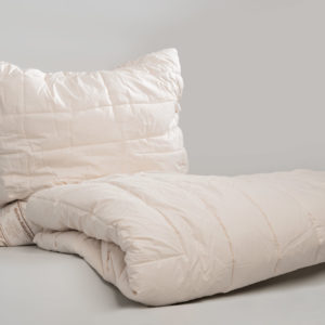 Set Kissen und Bettdecke aus Merino Schurwolle